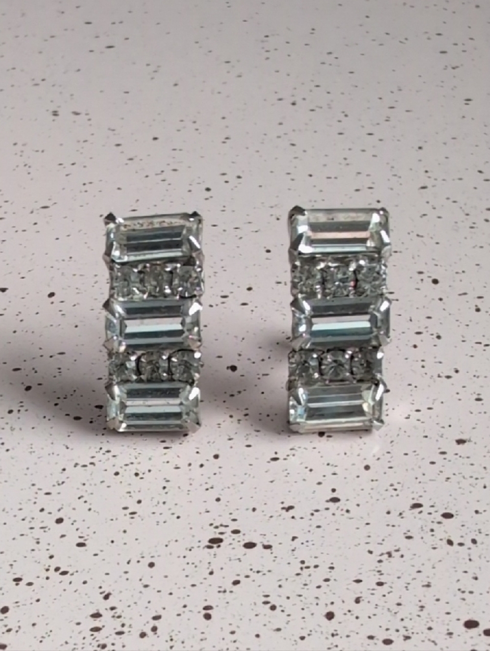 Vintage 1950s Weiss Crystal Silver-Tone Screw Clip On Earrings